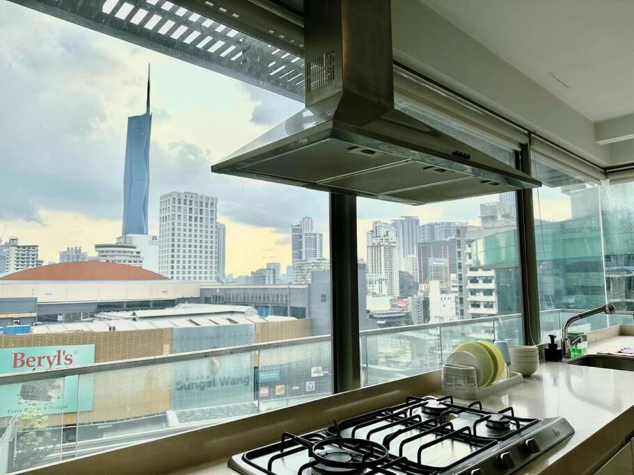 Bukit Bintang Homestay, Klcc View, Fit Up 7-8 Pax, 2b1r