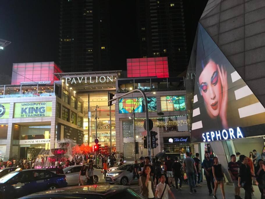 Pangsapuri Bukit Bintang Homestay, Klcc View, Fit Up 7-8 Pax, 2b1r Kuala Lumpur