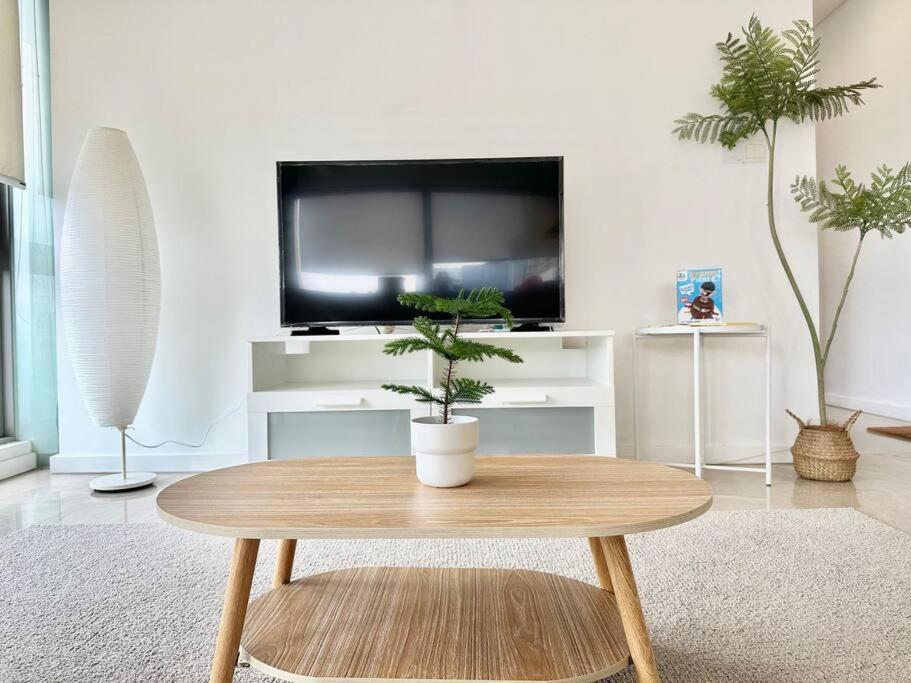 Pangsapuri Bukit Bintang Homestay, Klcc View, Fit Up 7-8 Pax, 2b1r *