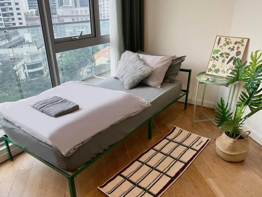 Pangsapuri Bukit Bintang Homestay, Klcc View, Fit Up 7-8 Pax, 2b1r Kuala Lumpur