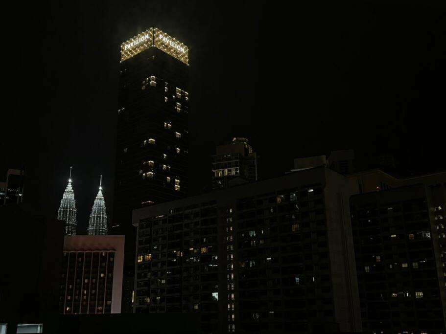 Pangsapuri Bukit Bintang Homestay, Klcc View, Fit Up 7-8 Pax, 2b1r *