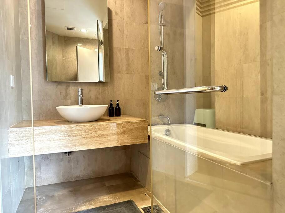 Pangsapuri Bukit Bintang Homestay, Klcc View, Fit Up 7-8 Pax, 2b1r